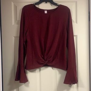 cozy bell-sleeved top! ♥️